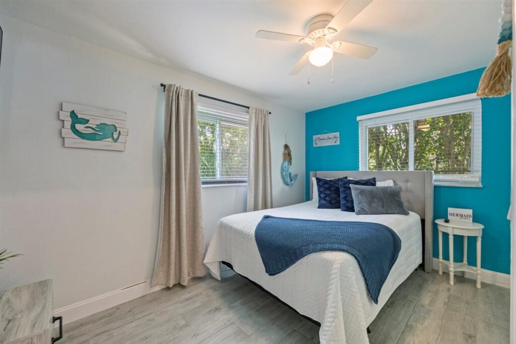 Bedroom 2 • 1 Queen Bed